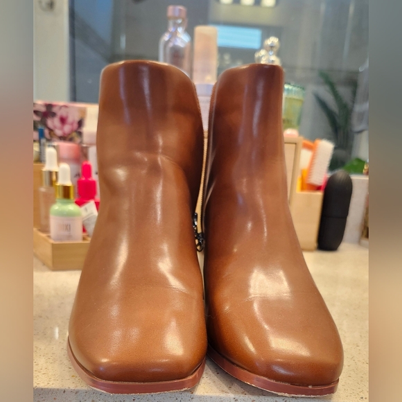 Elisbet Tang Brown Ankle Booties - Picture 2 of 7